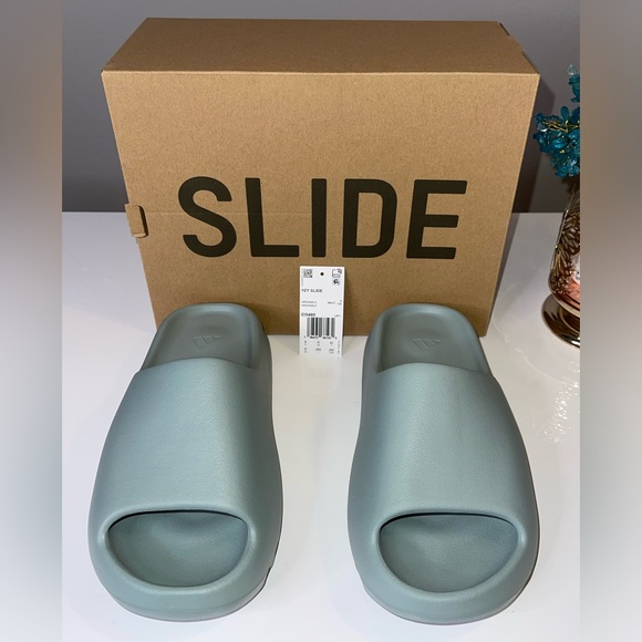 Yeezy Slide - ORIGINALS - New with Tag - 8 US - Unisex - Perfect Condition- Salt - Picture 5 of 8